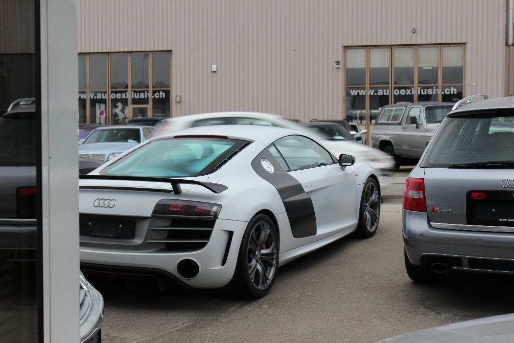 714908R8GT1641.jpg
