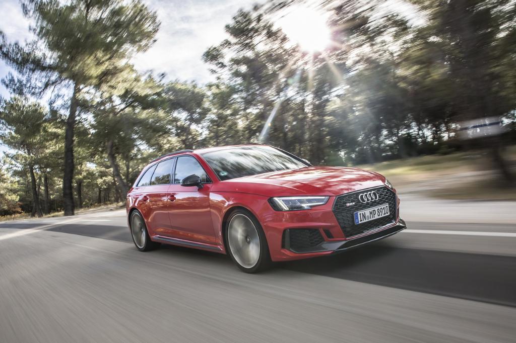 717337AUDIRS4B90141.jpg