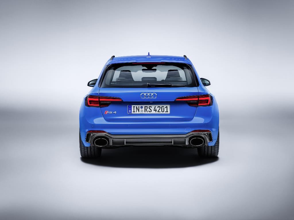 718258AUDIRS4B90029.jpg