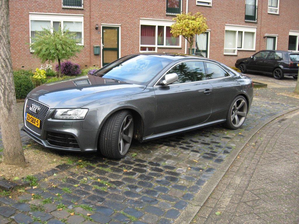 718384AUDIRS5720.jpg