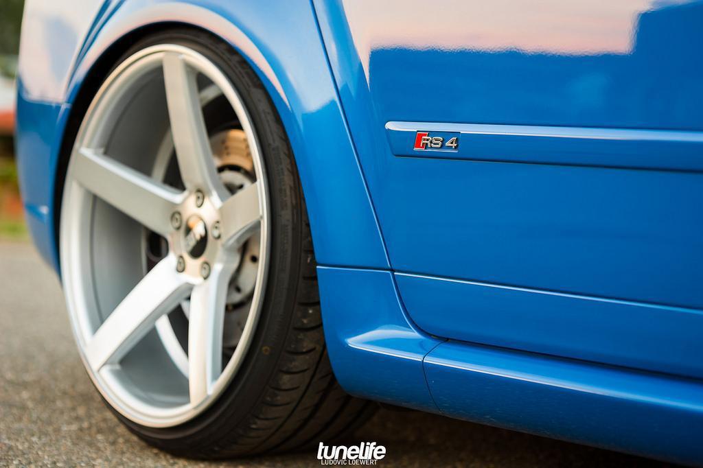 718571AUDIRS41405.jpg
