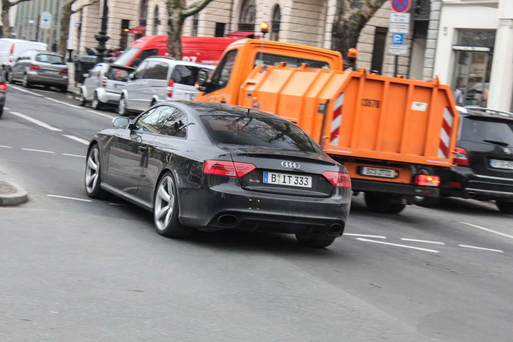 718595AUDIRS5704.jpg