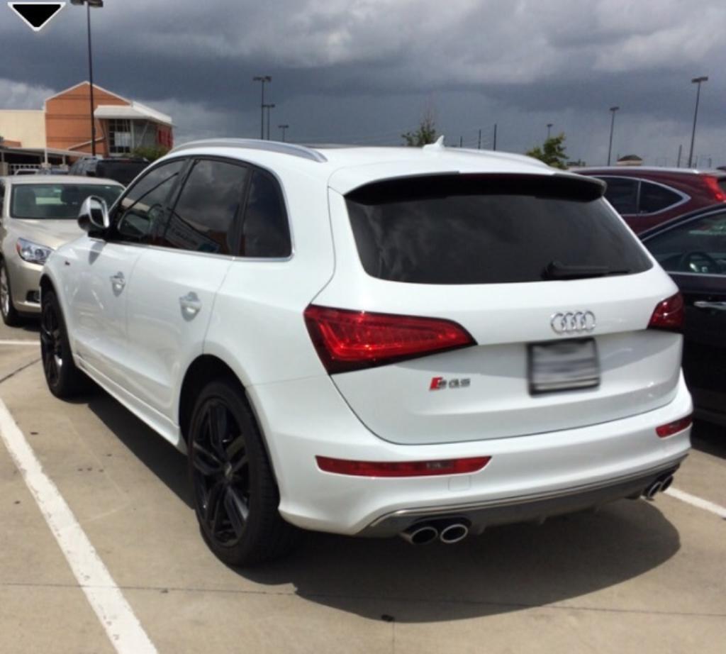 720940AUDISQ52067.jpg