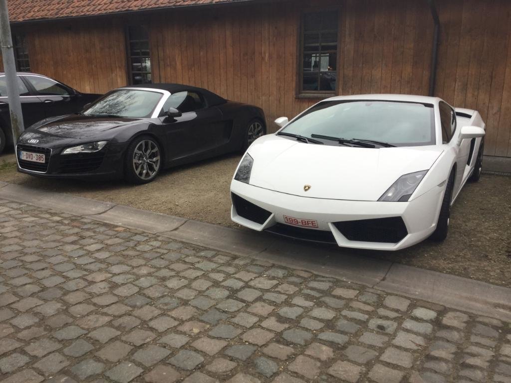 7212012857R8.jpg