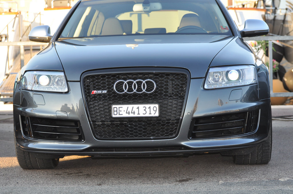 722899RS6ESQUIROU096.jpg