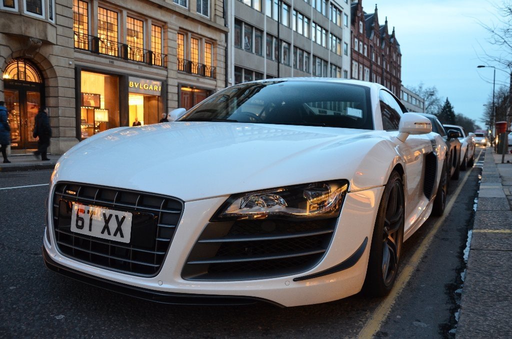 724294R8GT805.jpg