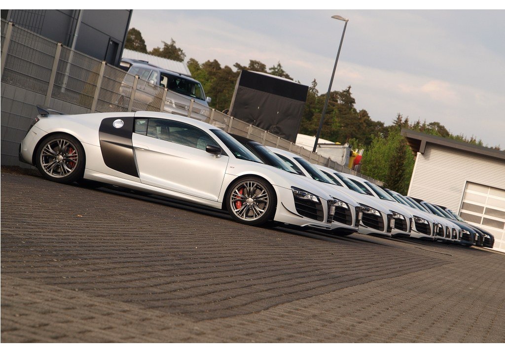725167R8GT480.jpg