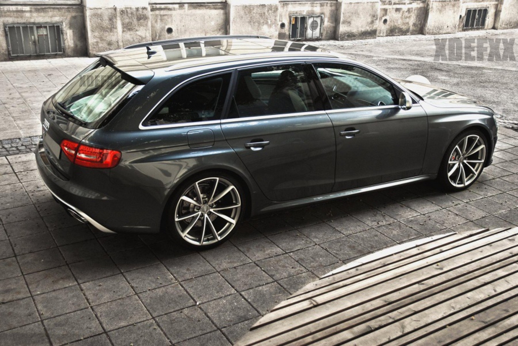725664RS4B8ESQUIROU055.jpg