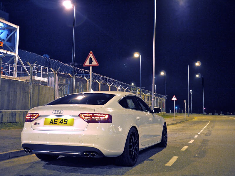 725810128S5ESQUIROU.jpg