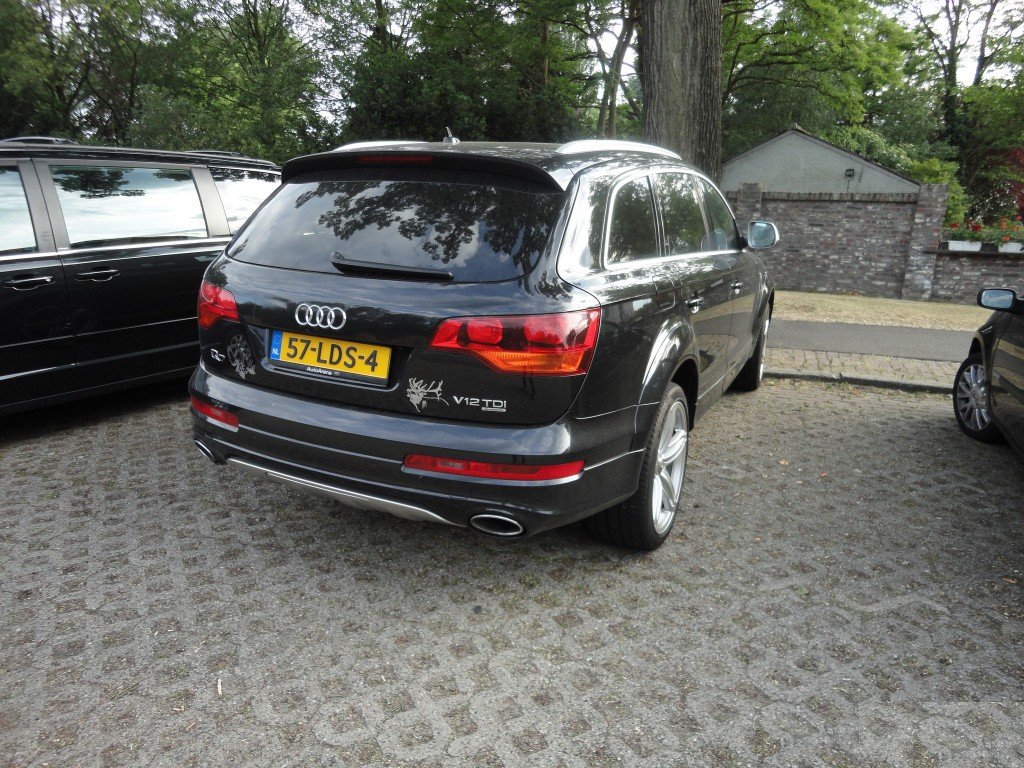 726924550Q7V12.jpg