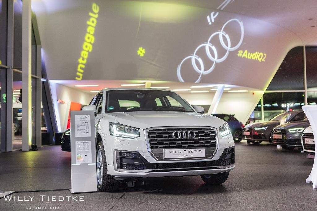 729828AUDIQ20580.jpg