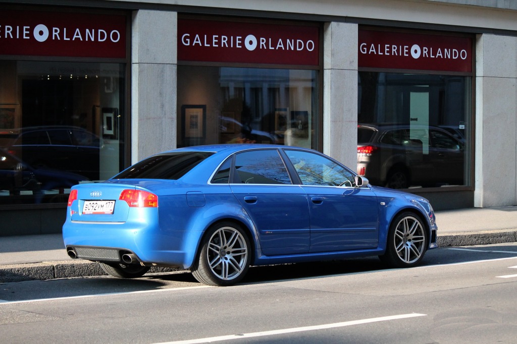 731865AUDIRS41216.jpg
