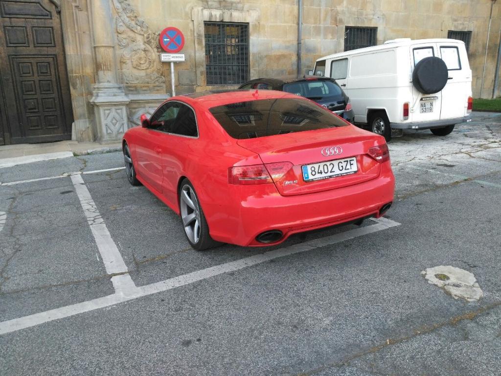 732027AUDIRS52656.jpg