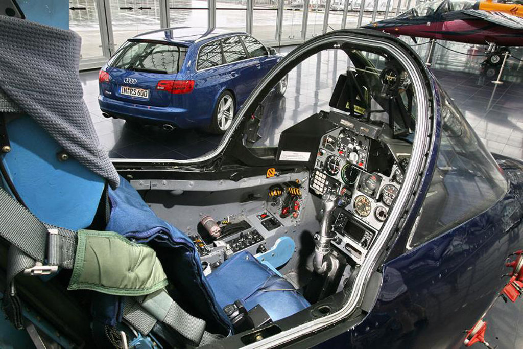 732211RS6ESQUIROU057.jpg