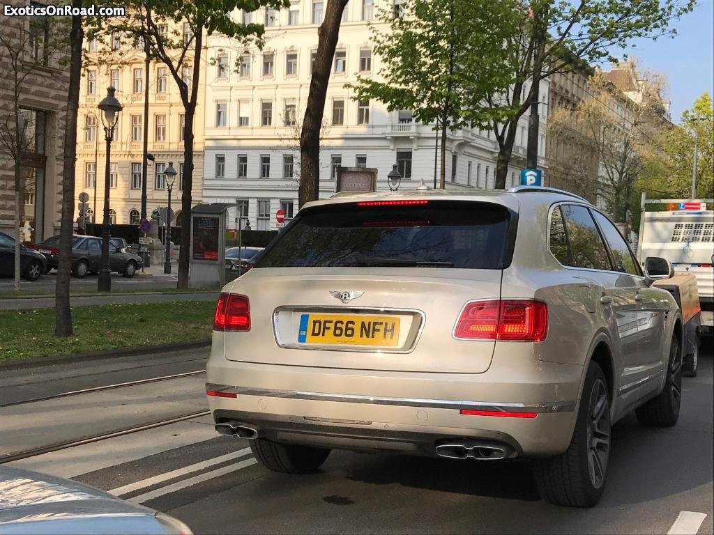 733347BENTAYGA0448.jpg