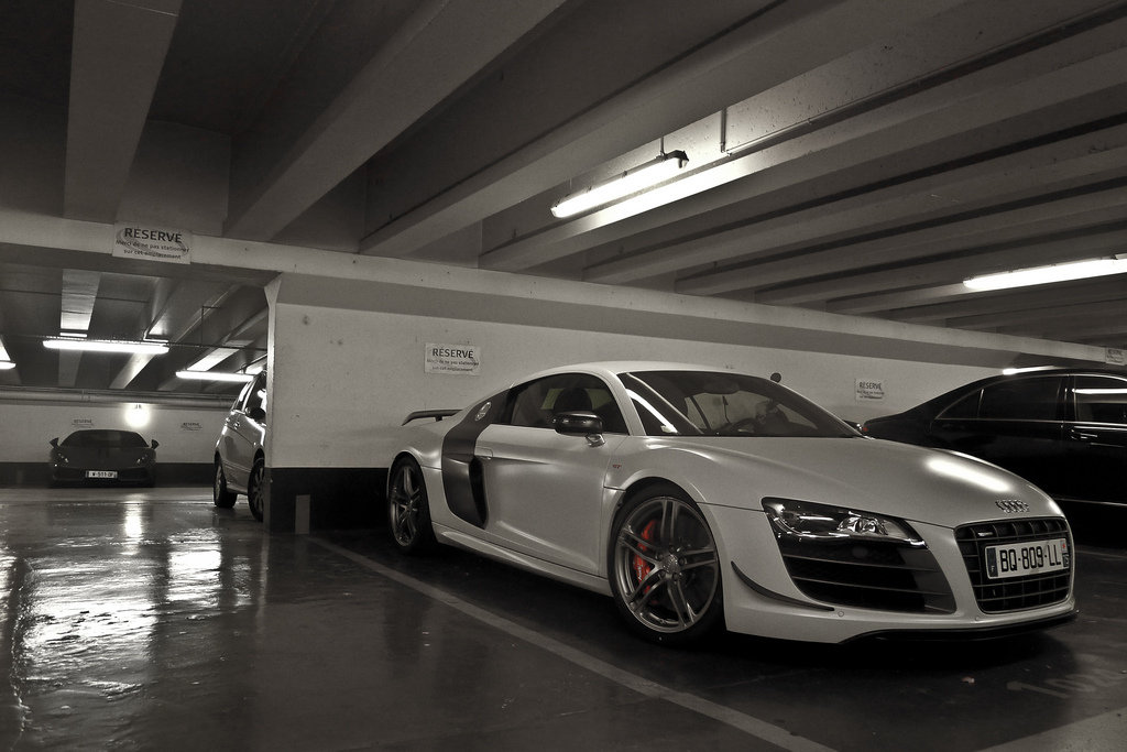 733378R8GT409.jpg