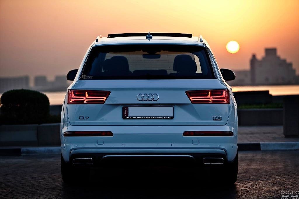 733613Q7MK2533.jpg