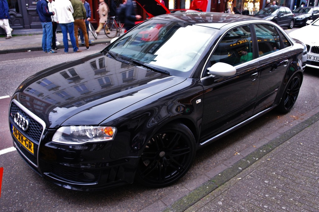734470AUDIRS41177.jpg