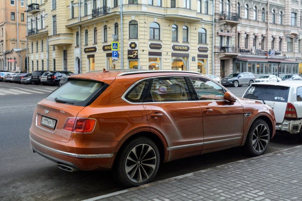 734550BENTAYGA0481.jpg