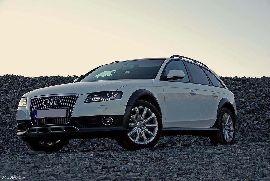 737121239AUDIA4ALLROAD.jpg