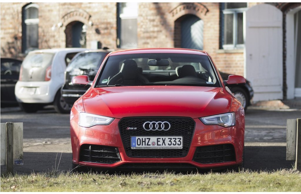 738244AUDIRS5748.jpg