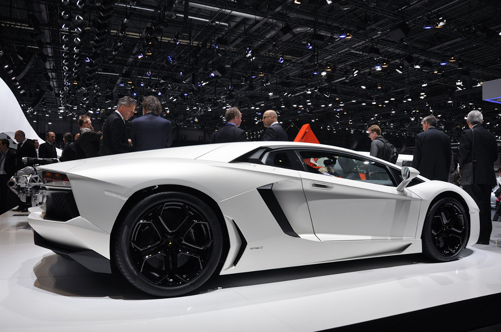 73849210LAMBORGHINIAVENTADORESQUIROU.jpg
