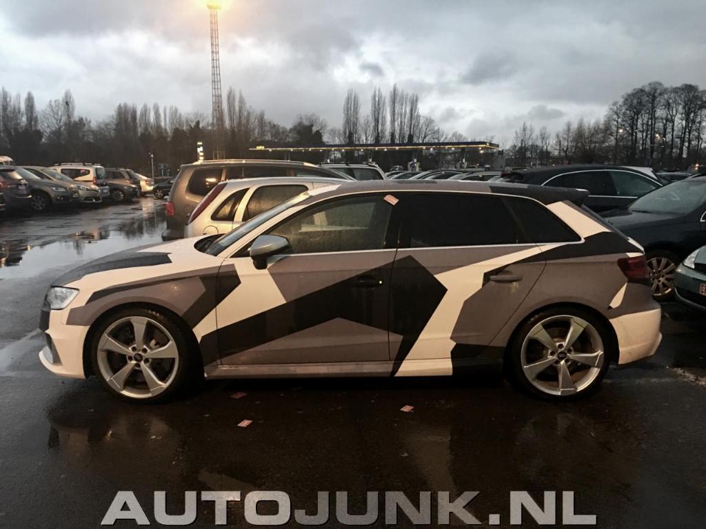 740212RS38V2085.jpg