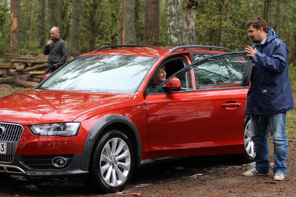 741003895AUDIA4ALLROAD.jpg