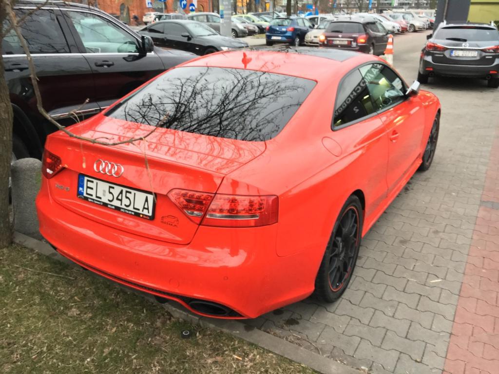 741209AUDIRS53096.jpg