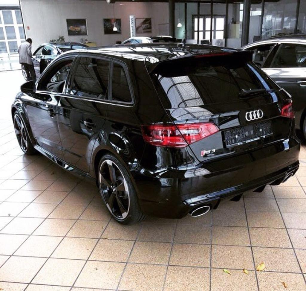 741904RS38V0322.jpg