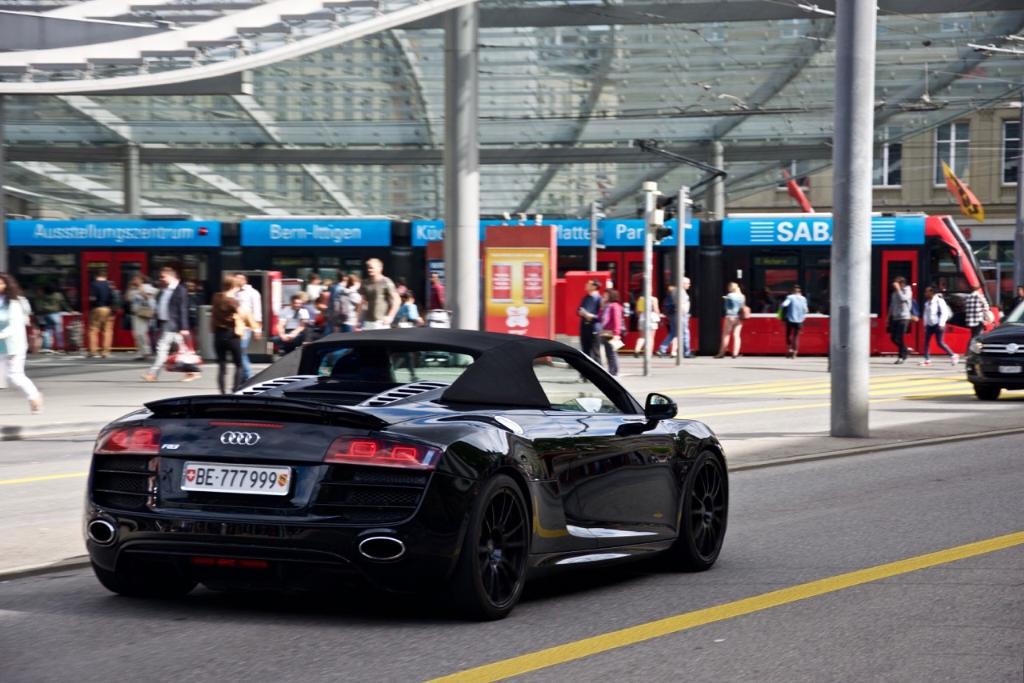 7419213892AUDIR8V10.jpg