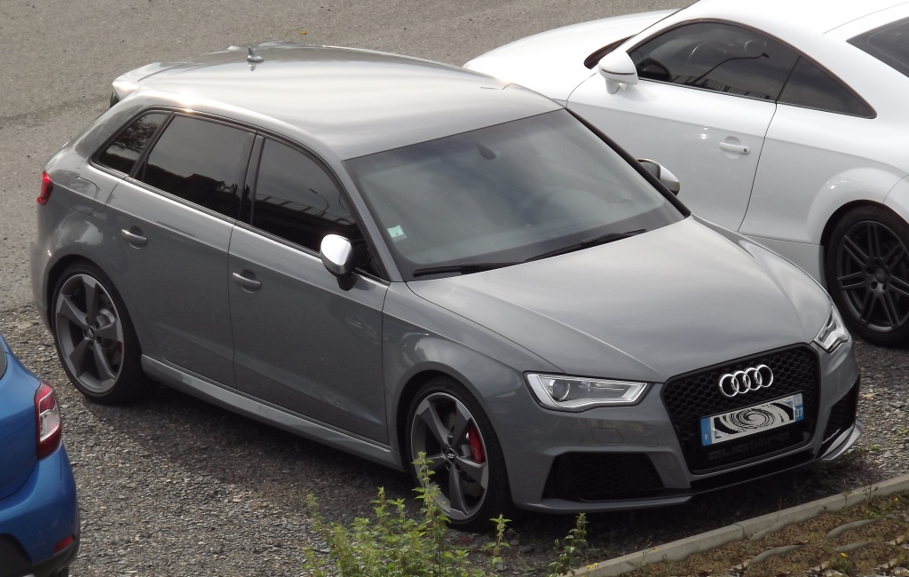 742260RS38V0689.jpg