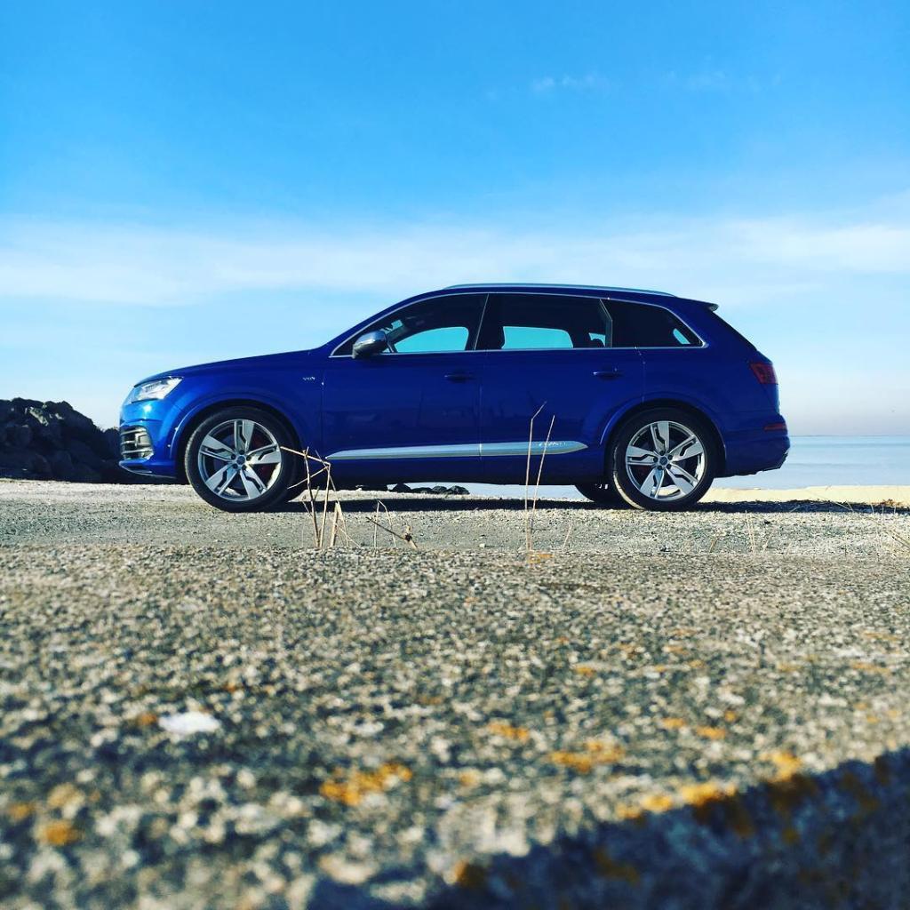 744658AUDISQ70478.jpg