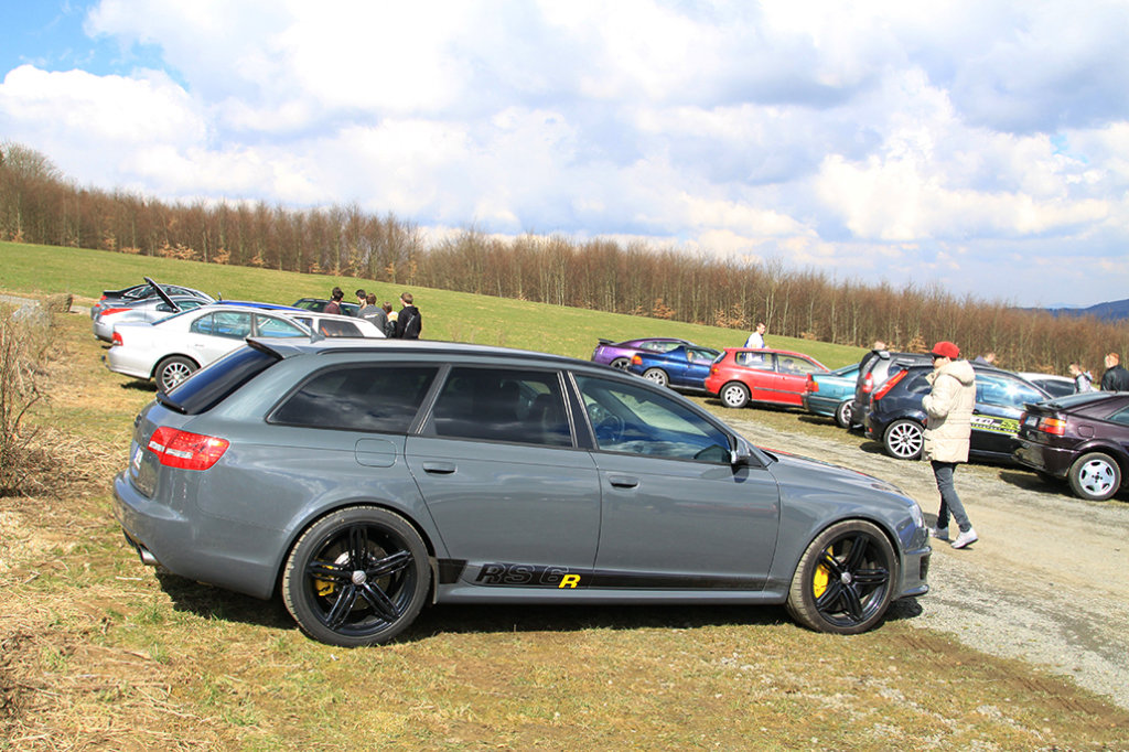 746998RS61680.jpg