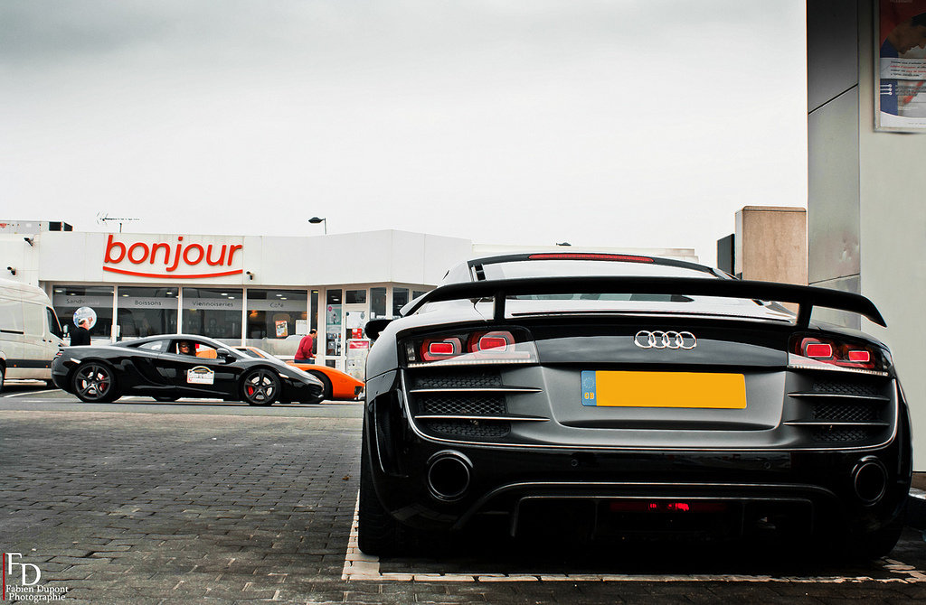 747962R8GT435.jpg