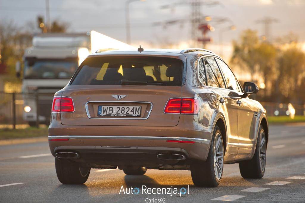 748167BENTAYGA0503.jpg