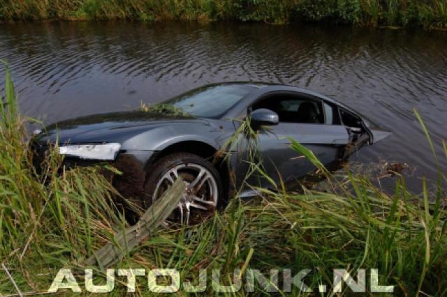 748280audi_r8_lac_02.jpg