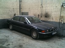 752134bmw7501.jpg