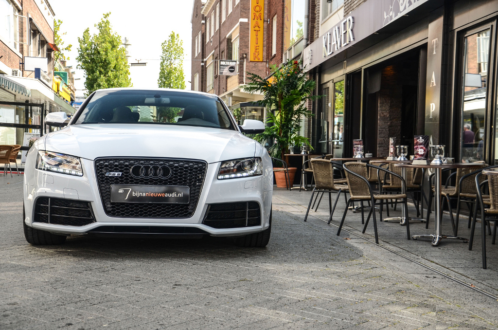 756368AUDIRS5490.jpg
