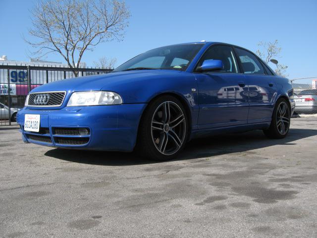 7567132001AudiQuattroRS4BiTurboSedanltfront1JPG.jpg