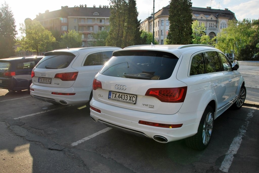 758588821Q7V12.jpg
