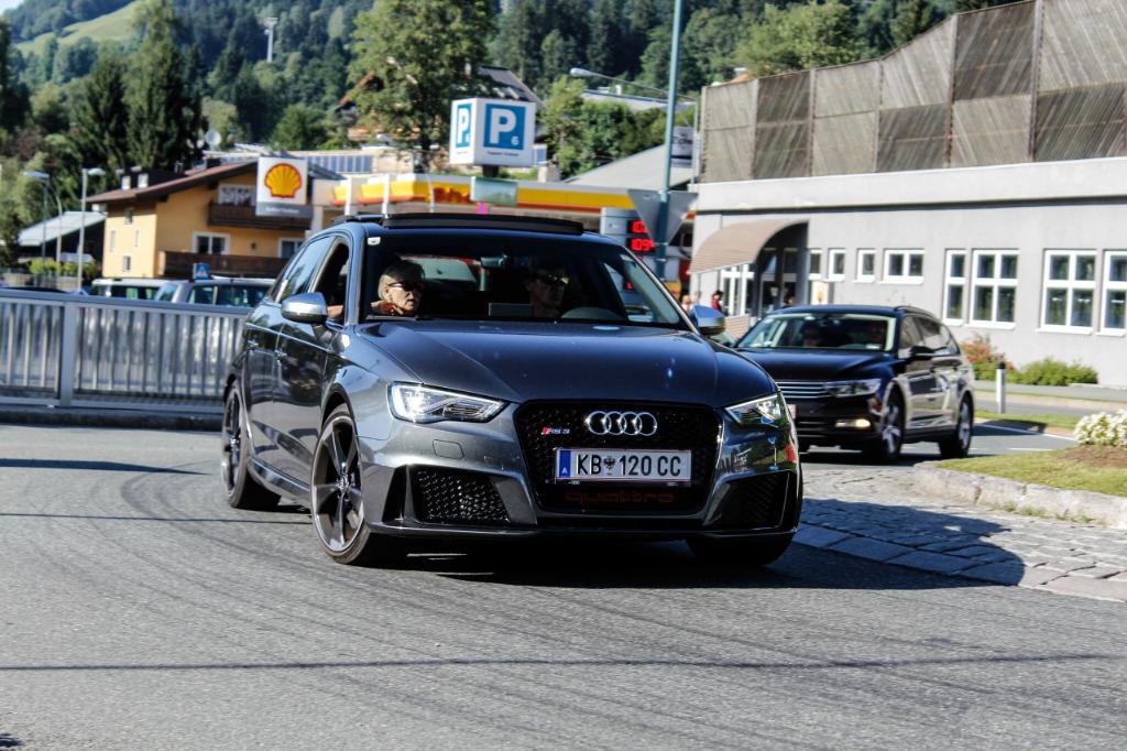 759413RS38V1569.jpg