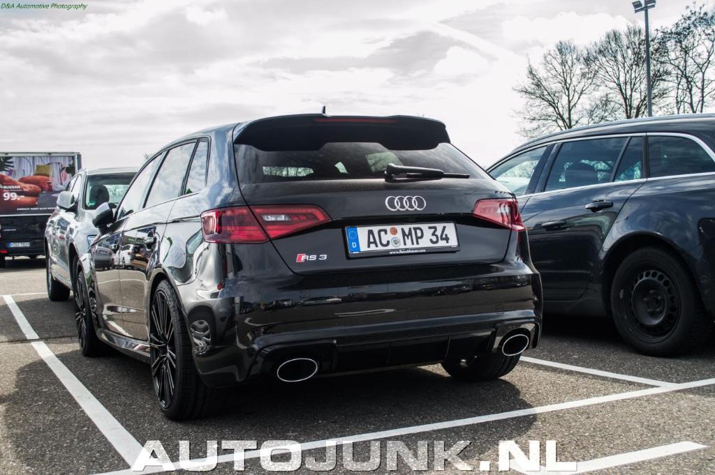 759847RS38V1095.jpg