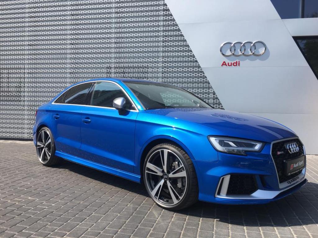 760117RS38V2982.jpg