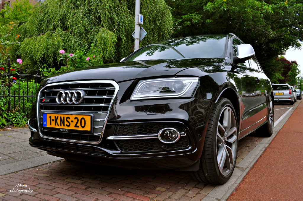 760428AUDISQ5693.jpg