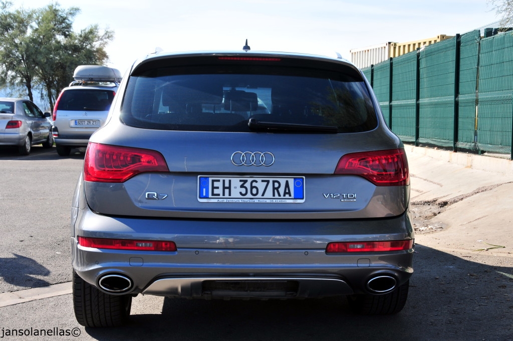 760748923Q7V12.jpg