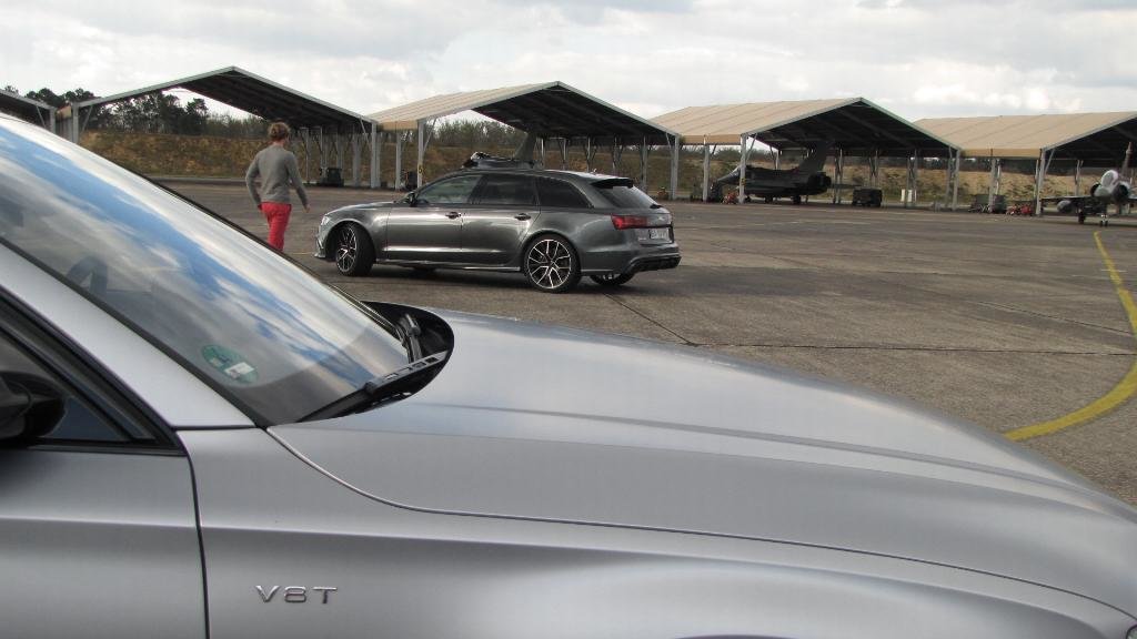 760754AUDIBA118140.jpg