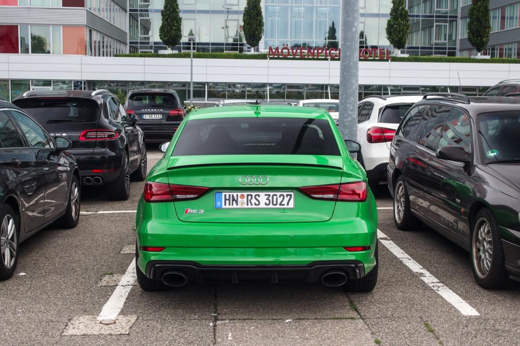 761095RS38V2712.jpg