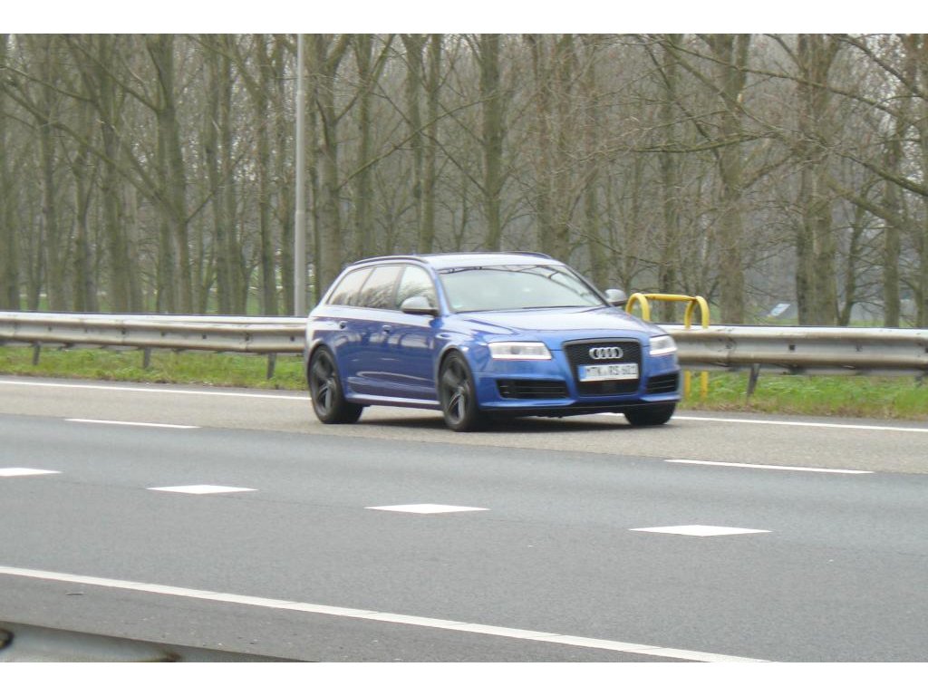 762998RS6611.jpg