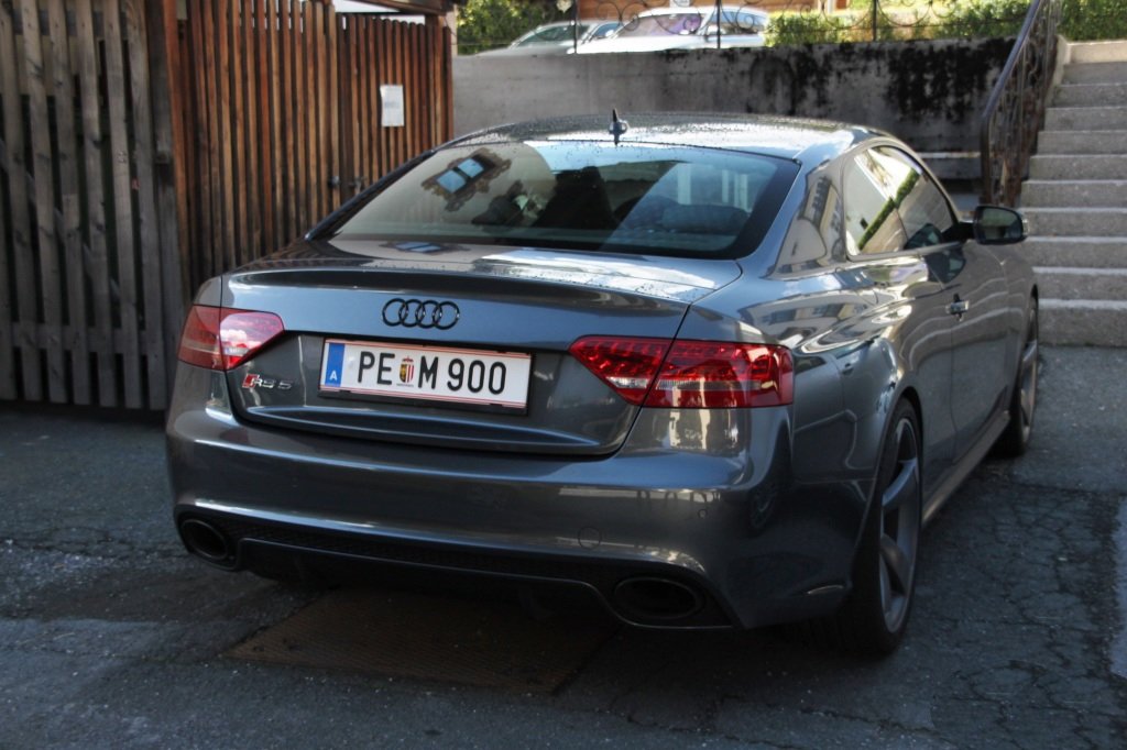 764033AUDIRS5942.jpg